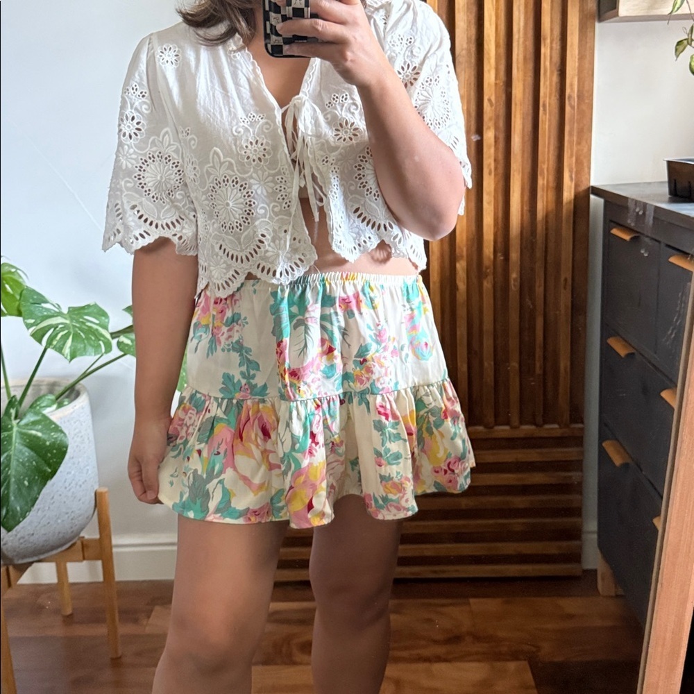 Eight Sixty 100% Silk Floral Cottagecore Mini Ruffle Skirt. Size M